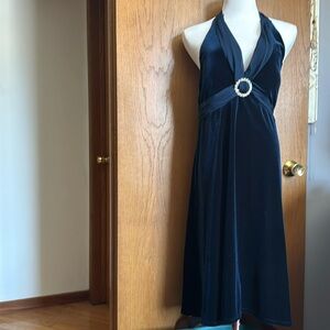Vintage Navy Velvet Halter Dress Size 12
Chiffon-like necktie and attached belt